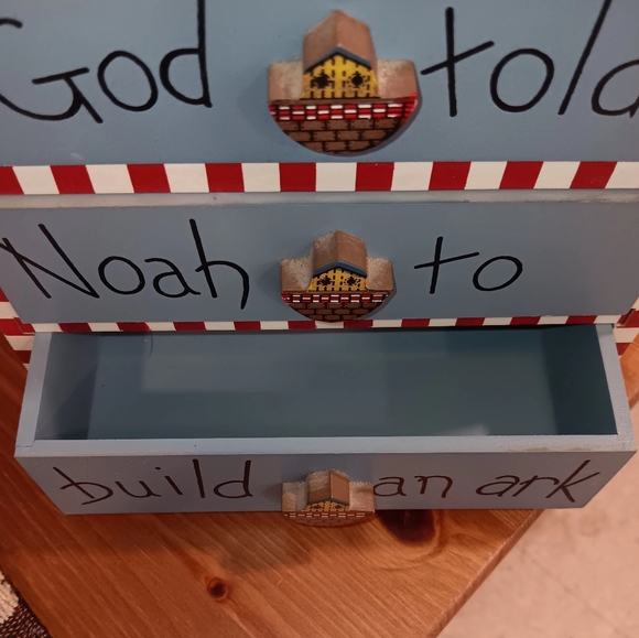 Noah's Ark Trinket or Jewelry Chest with 3 drawers - Picture 8 of 8